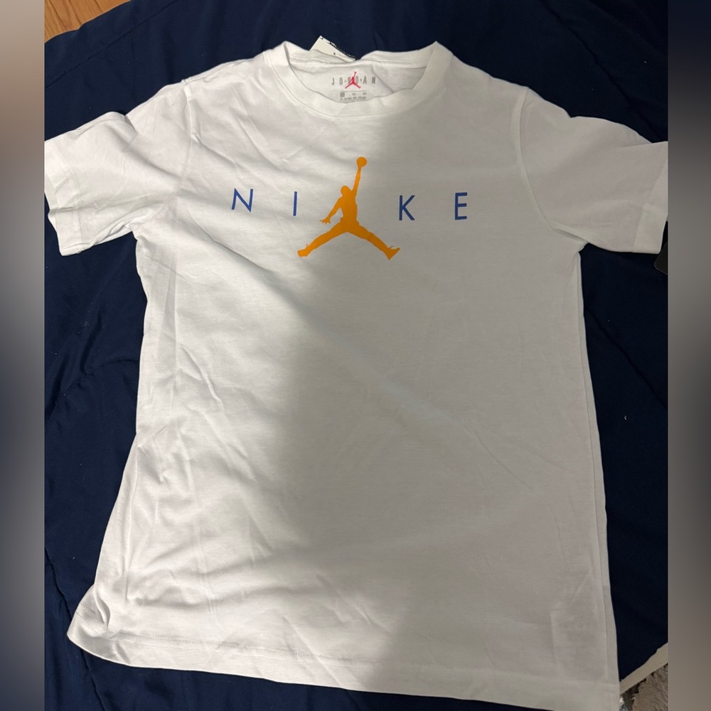 NWT Boys white Jordan t-shirt size XL